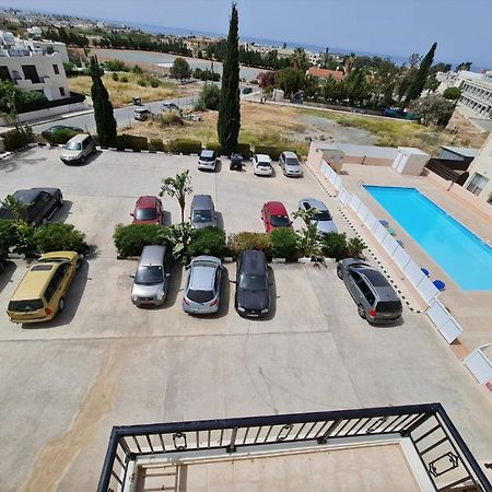 Stunning Views' Apartment With Pool Paphos Exterior foto
